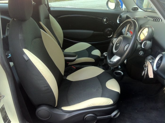 Mini Hatchback 1.6 Cooper S 3dr Hatchback Petrol White