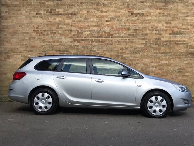 2011 Vauxhall Astra 1.7 CDTi 16V ecoFLEX Exclusiv 5dr