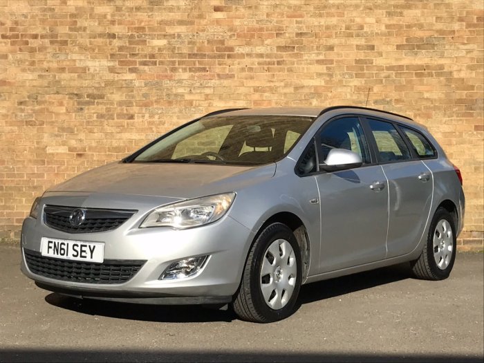 Vauxhall Astra 1.7 CDTi 16V ecoFLEX Exclusiv 5dr Estate Diesel Silver