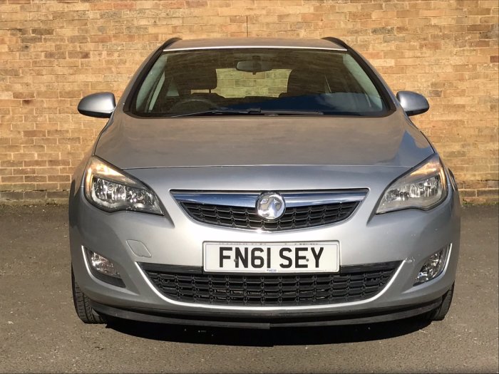 Vauxhall Astra 1.7 CDTi 16V ecoFLEX Exclusiv 5dr Estate Diesel Silver