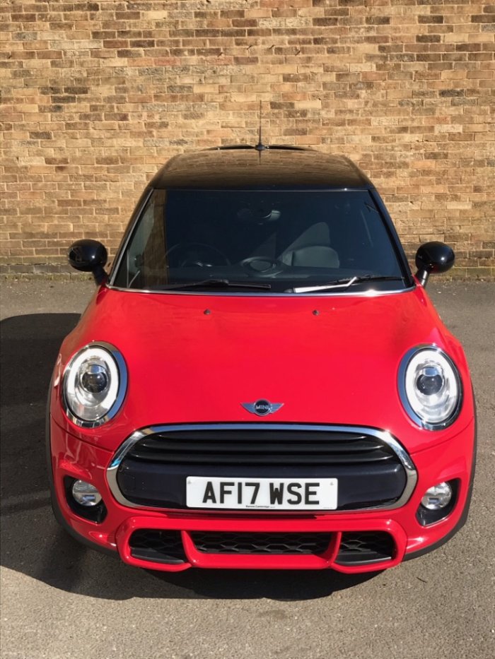 Mini Hatchback 1.5 Cooper 5dr Hatchback Petrol Red