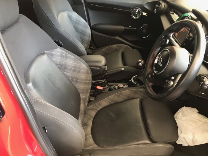 Mini Hatchback 1.5 Cooper 5dr Hatchback Petrol Red