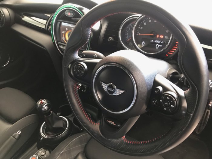 Mini Hatchback 1.5 Cooper 5dr Hatchback Petrol Red