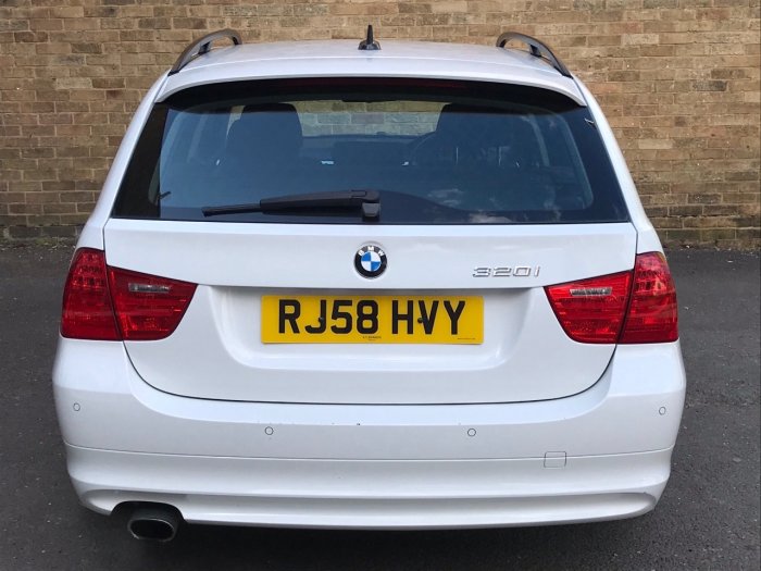 BMW 3 Series 2.0 320i SE 5dr Estate Petrol White