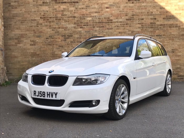 BMW 3 Series 2.0 320i SE 5dr Estate Petrol White