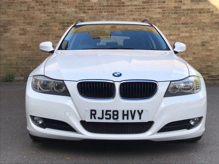 BMW 3 Series 2.0 320i SE 5dr Estate Petrol White