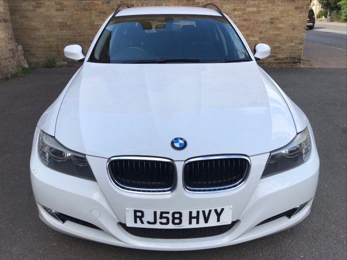 BMW 3 Series 2.0 320i SE 5dr Estate Petrol White
