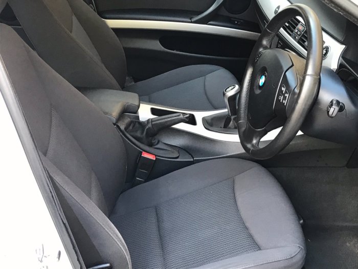 BMW 3 Series 2.0 320i SE 5dr Estate Petrol White