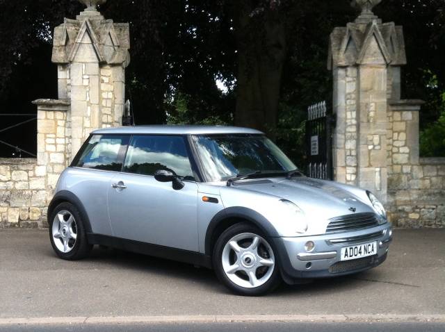 Mini Hatchback 1.6 Cooper 3dr Hatchback Petrol Silver