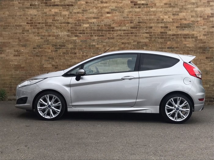 Ford Fiesta 1.0 Zetec S ecoboost Hatchback Petrol Silver