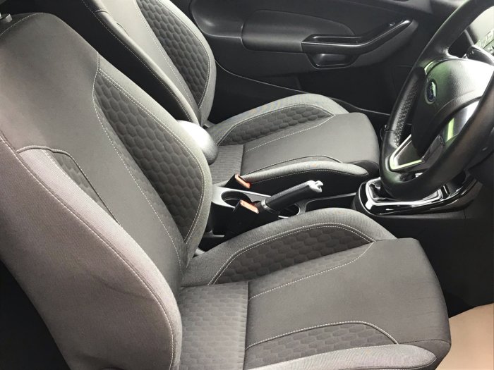 Ford Fiesta 1.0 Zetec S ecoboost Hatchback Petrol Silver