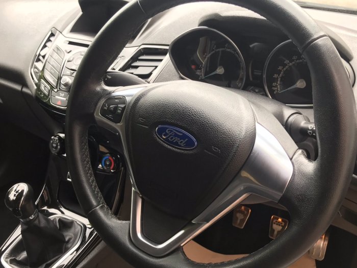 Ford Fiesta 1.0 Zetec S ecoboost Hatchback Petrol Silver