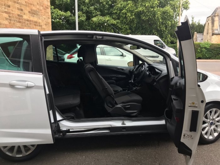 Ford B-MAX 1.0 EcoBoost Titanium 5dr MPV Petrol White