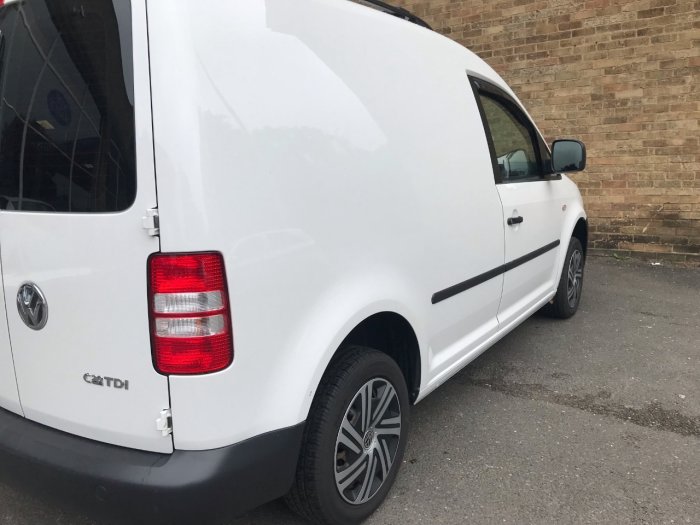Volkswagen Caddy 1.6 TDI 75PS Startline Van Panel Van Diesel White