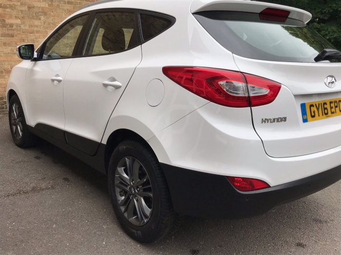 Hyundai ix35 2.0 CRDi SE 5dr Auto Estate Diesel White