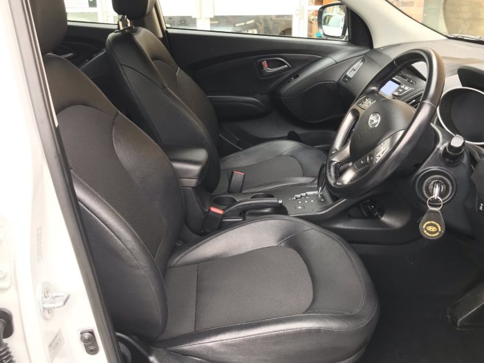 Hyundai ix35 2.0 CRDi SE 5dr Auto Estate Diesel White