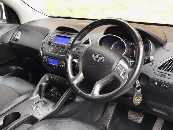 Hyundai ix35 2.0 CRDi SE 5dr Auto Estate Diesel White