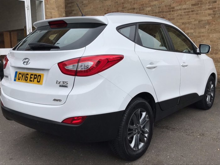 Hyundai ix35 2.0 CRDi SE 5dr Auto Estate Diesel White