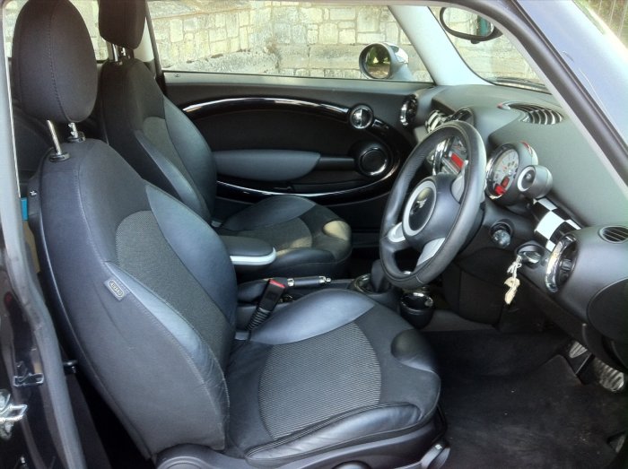 Mini Hatchback 1.6 Cooper S 3dr Auto Hatchback Petrol Black