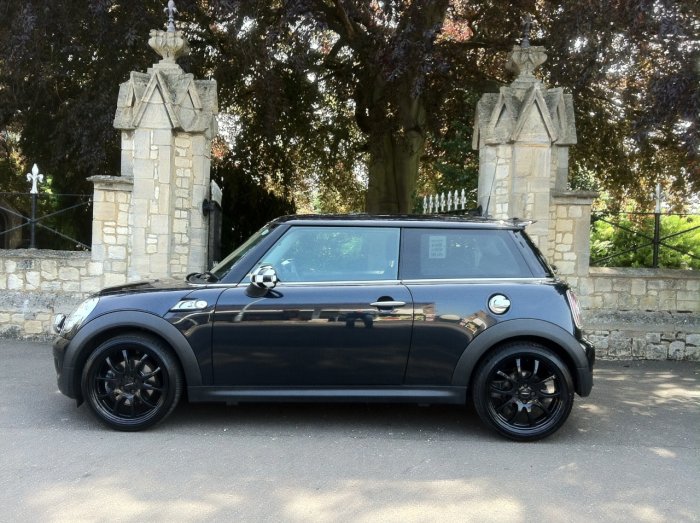 Mini Hatchback 1.6 Cooper S 3dr Auto Hatchback Petrol Black
