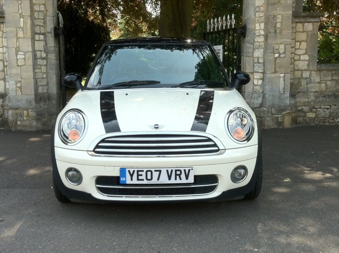 Mini Hatchback 1.6 Cooper D 3dr Hatchback Diesel White