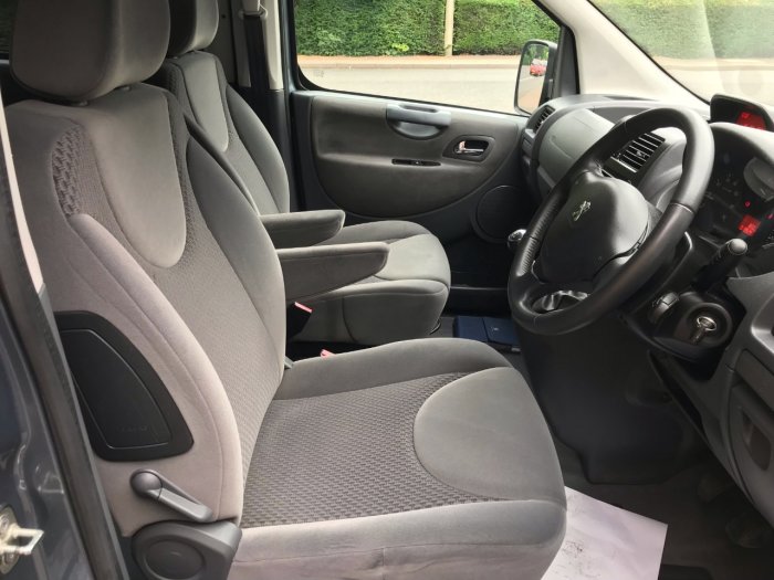 Peugeot Partner Tepee 2.0 INDEPENDENCE SE Wheelchair access MPV Diesel Grey