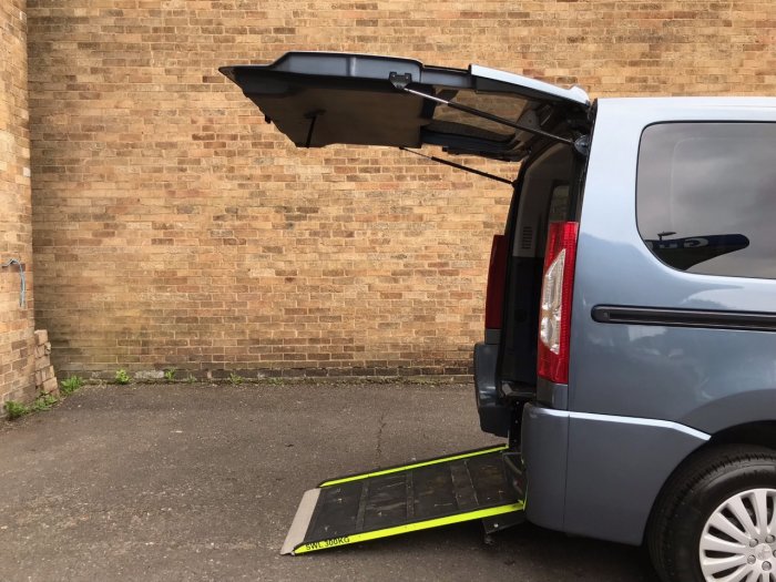 Peugeot Partner Tepee 2.0 INDEPENDENCE SE Wheelchair access MPV Diesel Grey