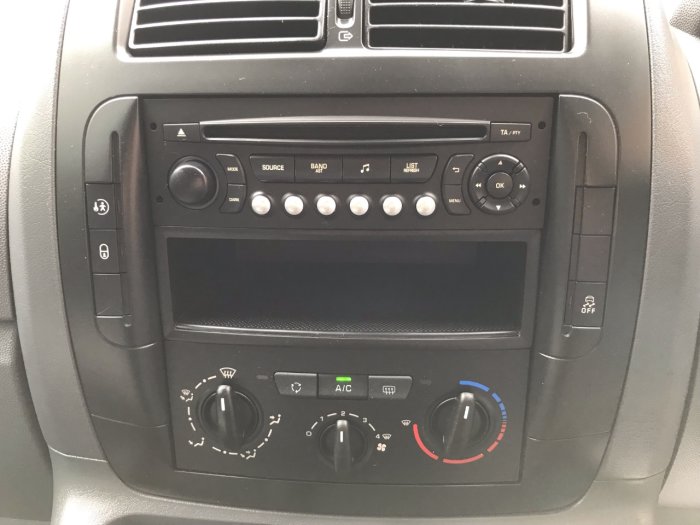 Peugeot Partner Tepee 2.0 INDEPENDENCE SE Wheelchair access MPV Diesel Grey