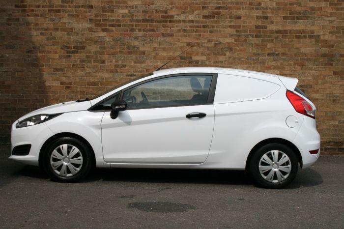 Ford Fiesta 1.6 TDCi ECOnetic Van Van Diesel White
