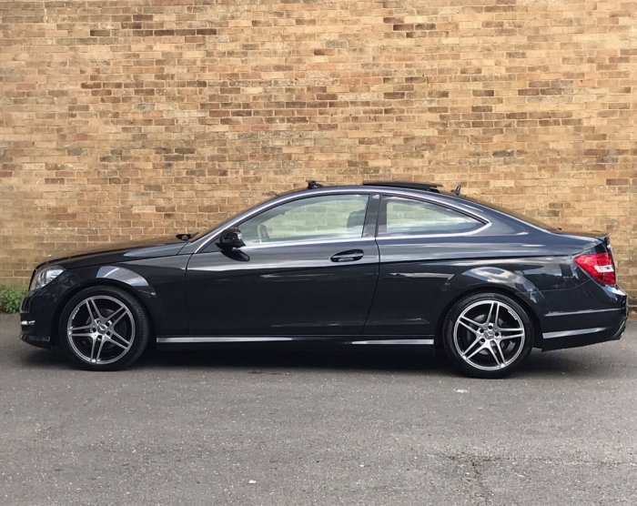 Mercedes-Benz C Class 2.1 C220 CDI BlueEFFICIENCY AMG Sport Plus 2dr Auto Coupe Diesel Black