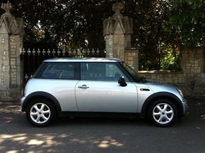 Mini Hatchback 1.6 One 3dr Auto Hatchback Petrol Silver