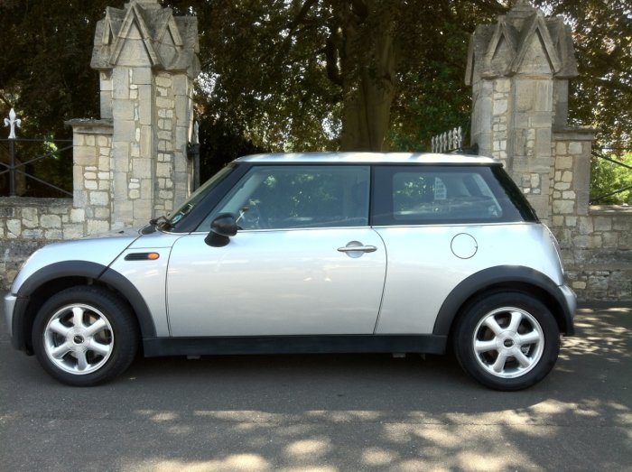 Mini Hatchback 1.6 One 3dr Auto Hatchback Petrol Silver