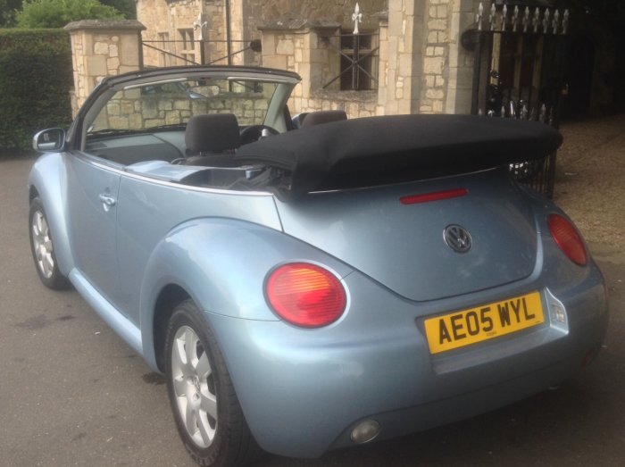 Volkswagen Beetle 1.6 2dr Convertible Petrol Blue