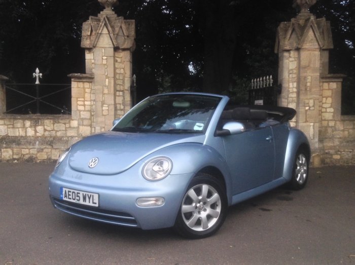 Volkswagen Beetle 1.6 2dr Convertible Petrol Blue