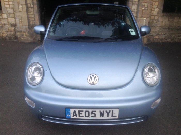 Volkswagen Beetle 1.6 2dr Convertible Petrol Blue