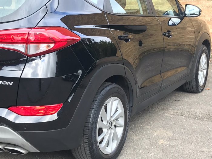 Hyundai Tucson 2.0 CRDi Blue Drive SE Nav 5dr 2WD Estate Diesel Black