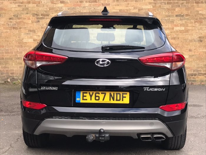 Hyundai Tucson 2.0 CRDi Blue Drive SE Nav 5dr 2WD Estate Diesel Black