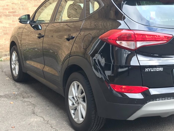 Hyundai Tucson 2.0 CRDi Blue Drive SE Nav 5dr 2WD Estate Diesel Black
