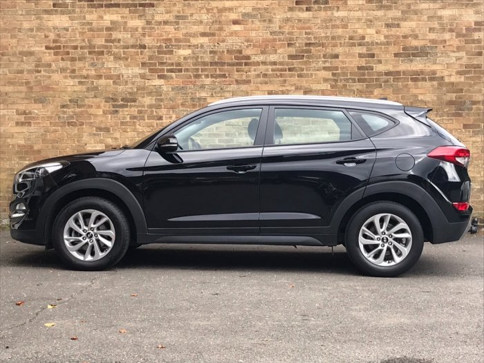Hyundai Tucson 2.0 CRDi Blue Drive SE Nav 5dr 2WD Estate Diesel Black