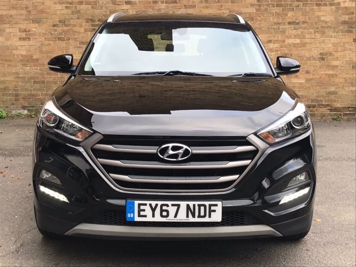 Hyundai Tucson 2.0 CRDi Blue Drive SE Nav 5dr 2WD Estate Diesel Black