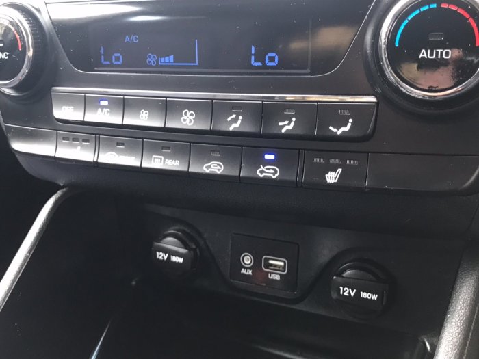 Hyundai Tucson 2.0 CRDi Blue Drive SE Nav 5dr 2WD Estate Diesel Black