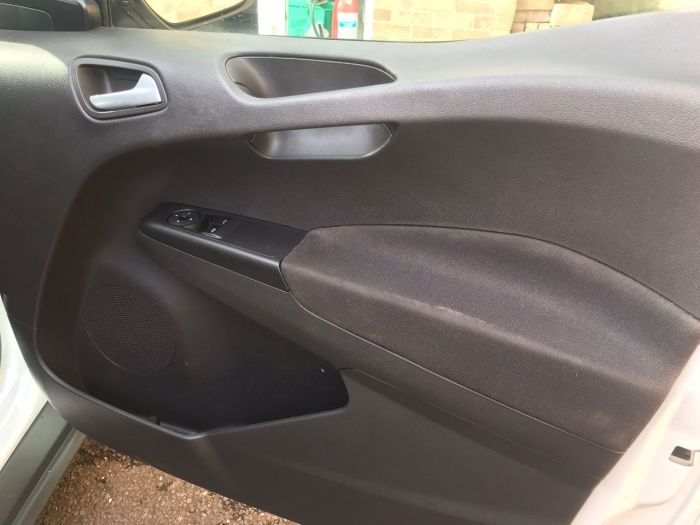 Ford Transit Courier 1.5 TDCi Trend Van Panel Van Diesel White