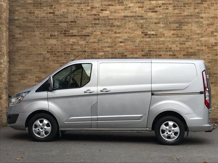 Ford Transit Custom 2.2 TDCi 155ps Low Roof Limited Van Panel Van Diesel Silver