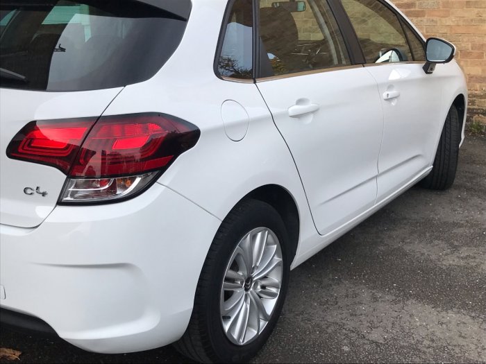 Citroen C4 1.2 PureTech Feel 5dr Hatchback Petrol White
