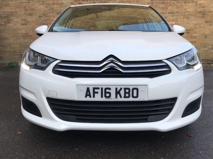 Citroen C4 1.2 PureTech Feel 5dr Hatchback Petrol White