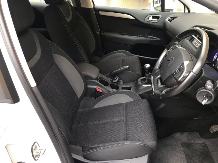 Citroen C4 1.2 PureTech Feel 5dr Hatchback Petrol White