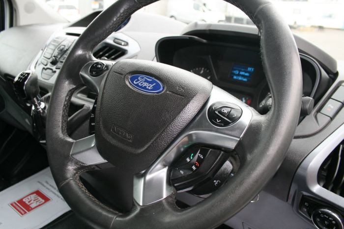 Ford Transit Custom 2.2 TDCi 125ps Low Roof Limited Van Panel Van Diesel White
