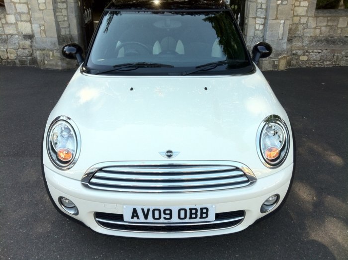 Mini Clubman 1.6 Cooper D 5dr Estate Diesel White