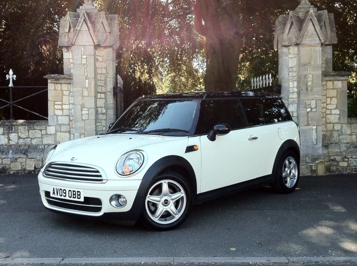 Mini Clubman 1.6 Cooper D 5dr Estate Diesel White