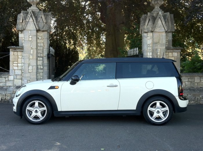 Mini Clubman 1.6 Cooper D 5dr Estate Diesel White